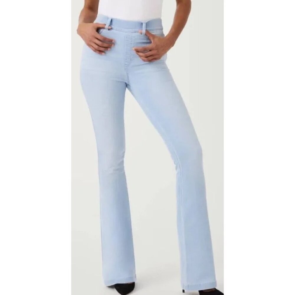 NWT SPANX RETRO IN LIGHT BLUE WASH PULL ON JEANS LARGE